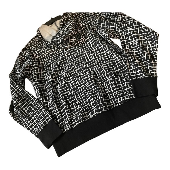 𝅺CRISTINA MARTINEZ GENDER INCLUSIVE GRAPHIC FLEECE HOODIE IN BLACK LADDE… - Picture 7 of 12